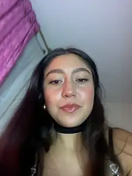 Pertunjukan Kamera Web Antonella_Moreau