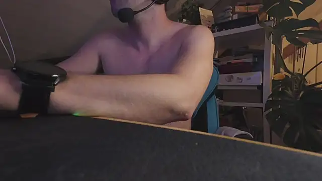 69KinkyCoupleCH Show in webcam