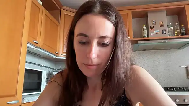 Flamingo_Queen's Live XXX Chat