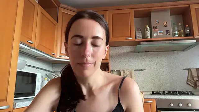 Flamingo_Queen's Live XXX Chat