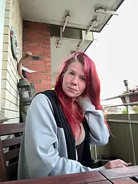 LisaLuxx webcam show