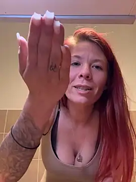 LisaLuxx's Live XXX Chat