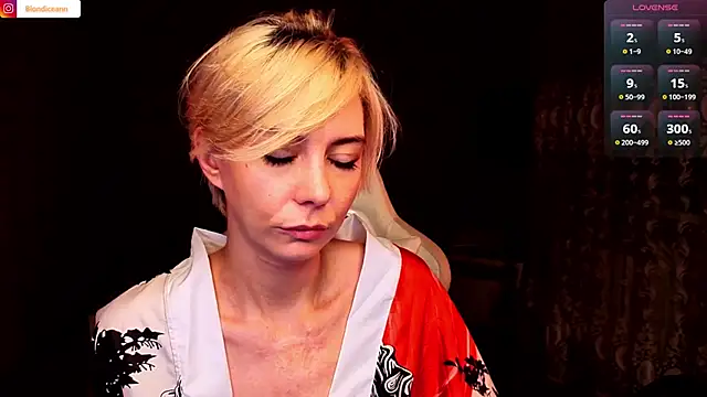 Show de Blondice na webcam