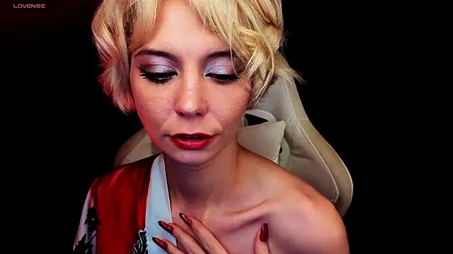 Blondice: онлайн-секс-чат