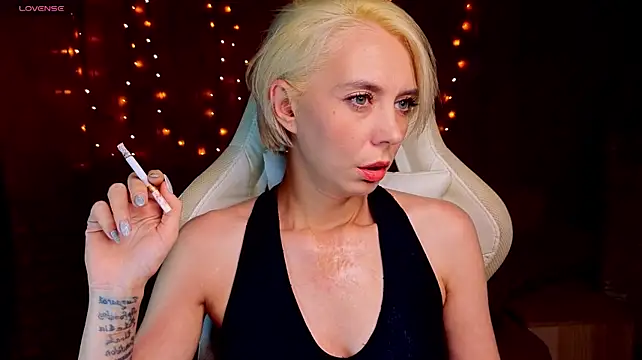แชท XXX สดของ Blondice