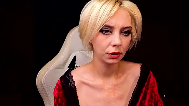 دردشة Blondice الجنسية المباشرة