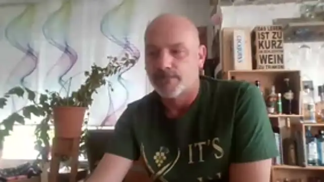 MathiasBW: διαδικτυακό σόου στην κάμερα