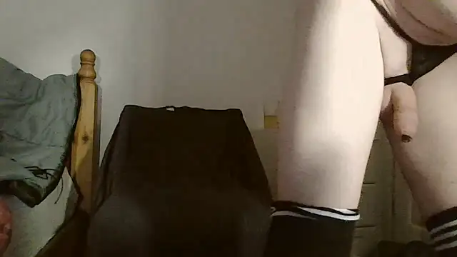הופעת וובקאם של SmoothFemboiUK