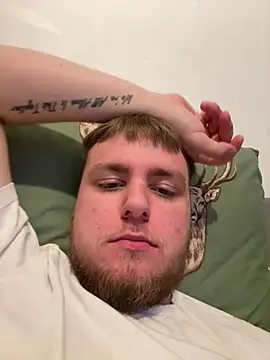 BigDickLiam12: διαδικτυακό σόου στην κάμερα