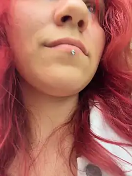 -Straycat-'s Live XXX Chat