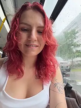 -Straycat- Show in webcam