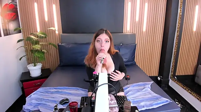 AngeliqueGirard Chat XXX in diretta