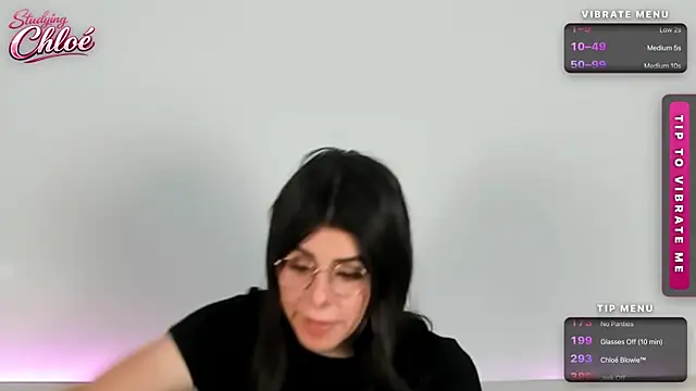 Show modela itschloelaurent na web-kameri