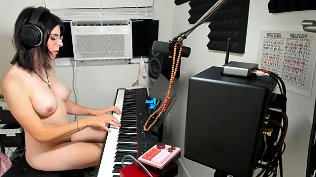 itschloelaurent's Webcam Show