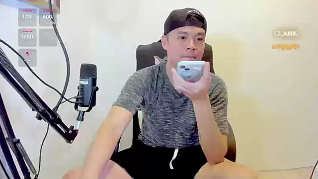 Pokazy przed kamerką – clarkdangerous