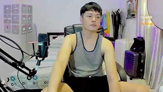 clarkdangerous 在線直播表演