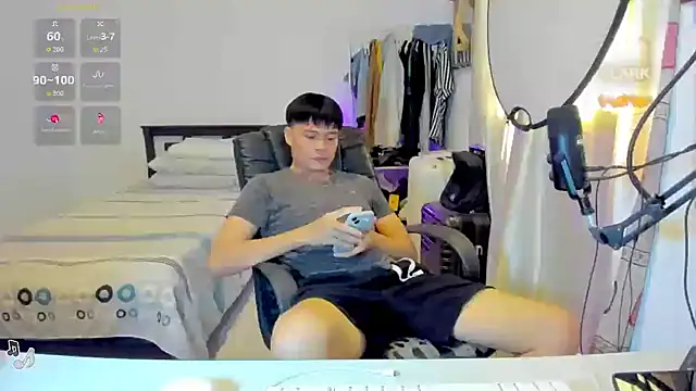 clarkdangerous Adlı Modelin Web Kamerası Şovu