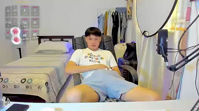 clarkdangerous Adlı Modelin Web Kamerası Şovu