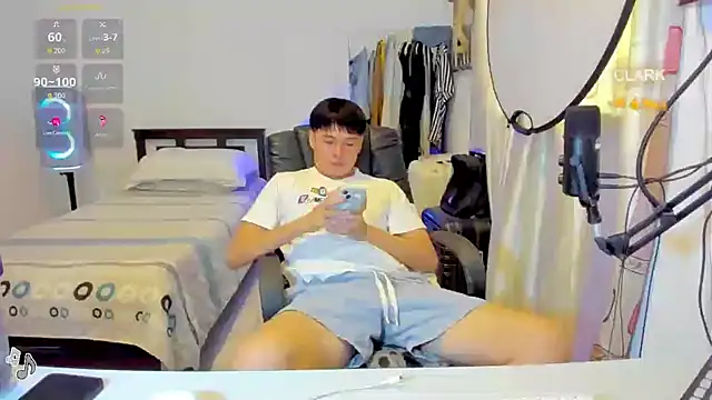 clarkdangerous Adlı Modelin Web Kamerası Şovu