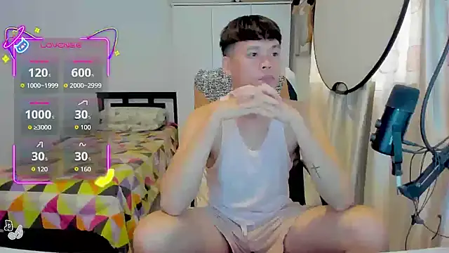 clarkdangerous Adlı Modelin Web Kamerası Şovu