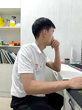 xiaomin66 Show in webcam