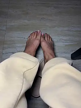 prettytoesfreak's Webcam Show