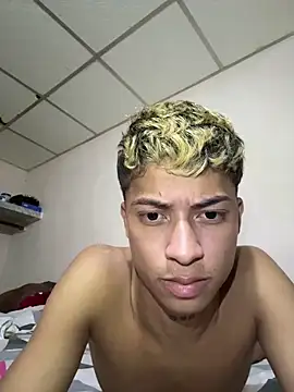 Show modela THE_KING_KEY1 na web-kameri