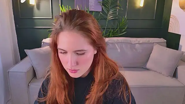 ChloeAster Show in webcam