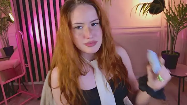ChloeAster's Live XXX Chat