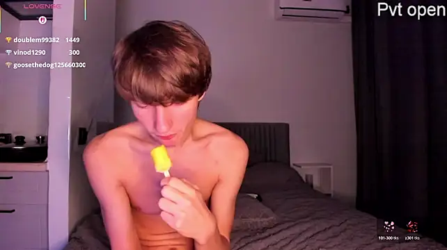 4u4Love webcam show
