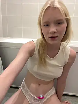 KoriMelon's Live XXX Chat