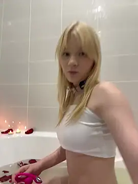 Chatroom XXX en direct de KoriMelon