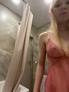 KoriMelon's Live XXX Chat
