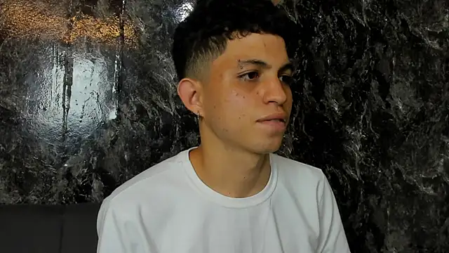 Show Webcam de cameron_lux77