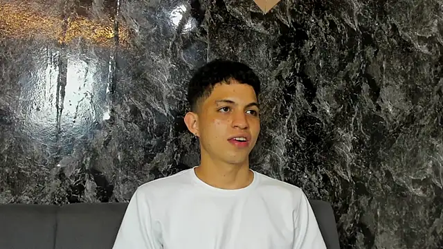 cameron_lux77 Show in webcam