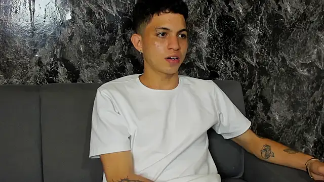cameron_lux77 Show in webcam