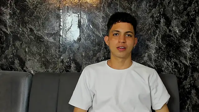 cameron_lux77's Webcam Show