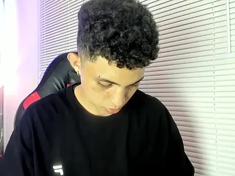 cameron_lux77's Webcam Show