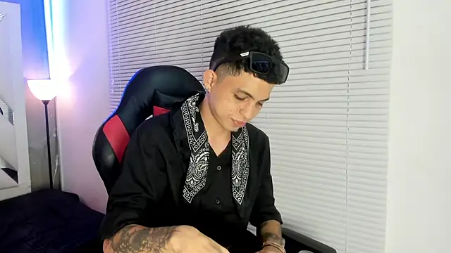 Show Webcam de cameron_lux77