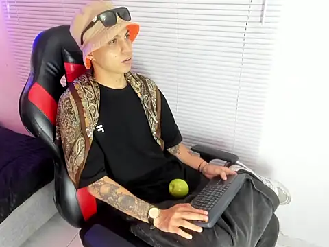 cameron_lux77 Webcam-Show