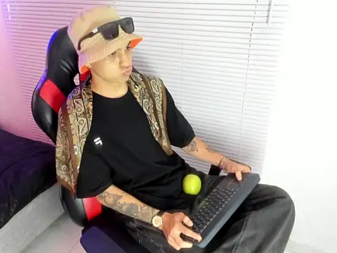 cameron_lux77 Webcam show