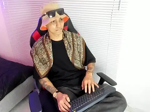 Show de cameron_lux77 na webcam