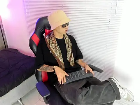 Show de cameron_lux77 na webcam