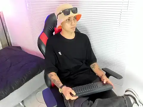 Вебкам-шоу cameron_lux77