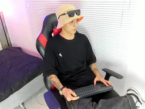 Show de cameron_lux77 na webcam