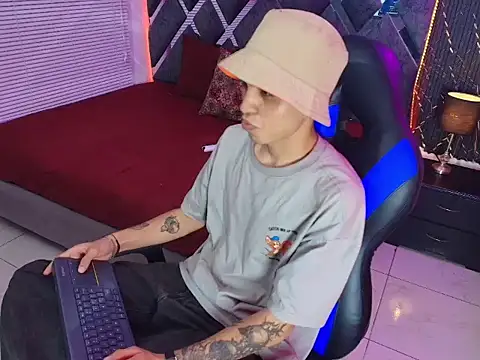 cameron_lux77 Webcam Show