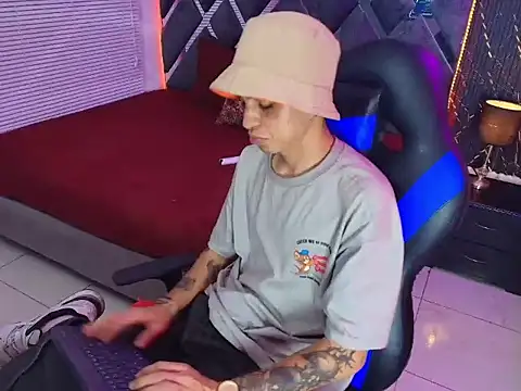 cameron_lux77のウェブカメラショー