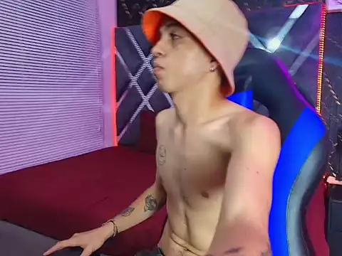 Show de cameron_lux77 na webcam