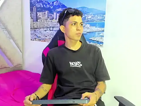 cameron_lux77 Adlı Modelin Web Kamerası Şovu