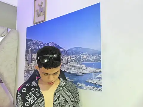 cameron_lux77's Webcam Show